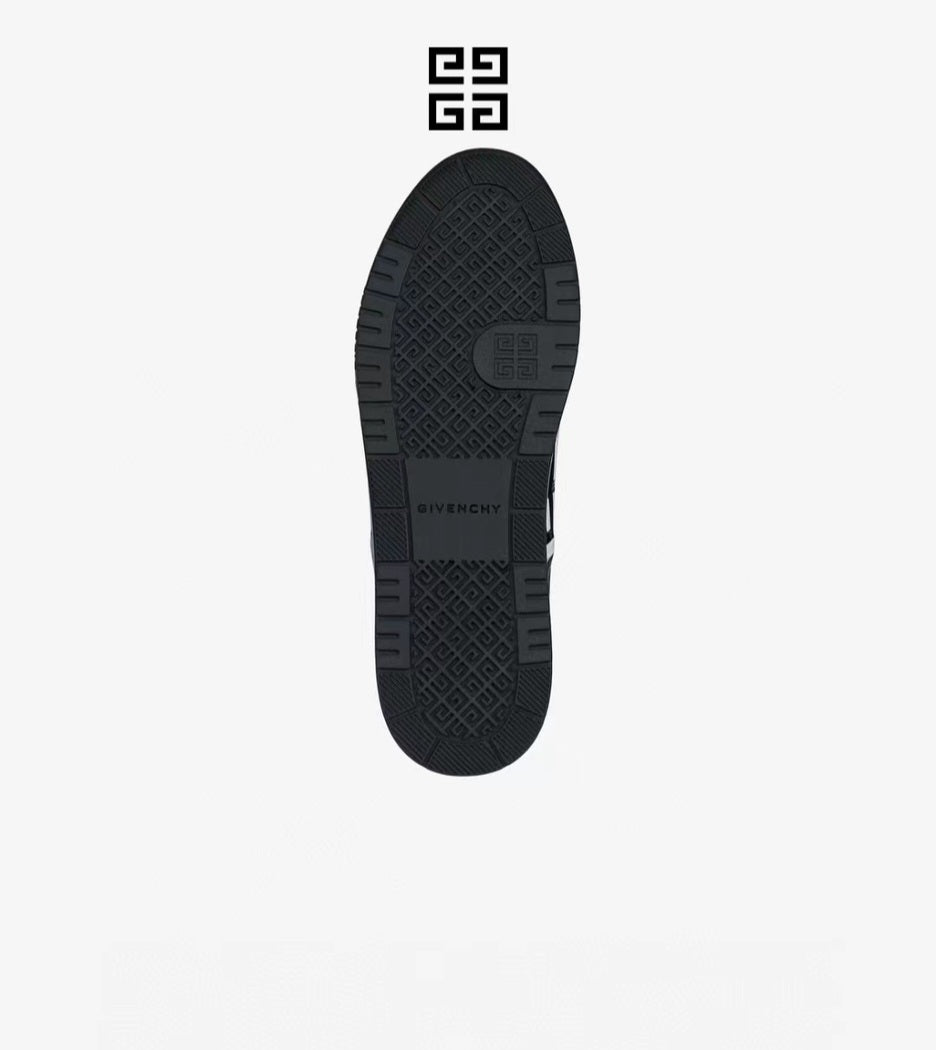 GIVENCHY G4